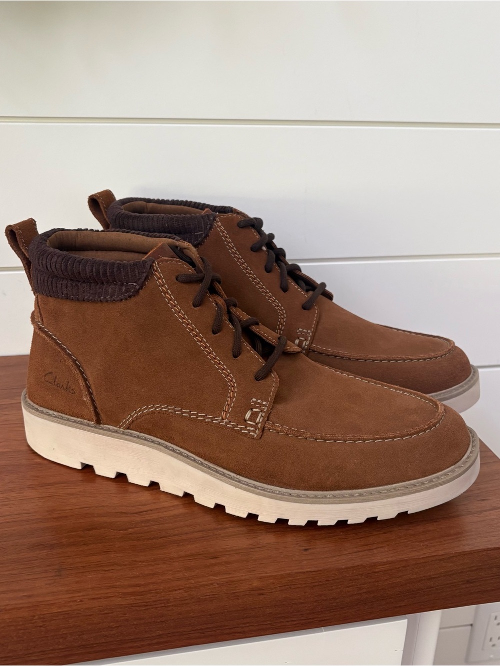 Clarks Men's Barnes Mid Oxford Boots Brown Cola Suede Size 12 US Classic NWOT